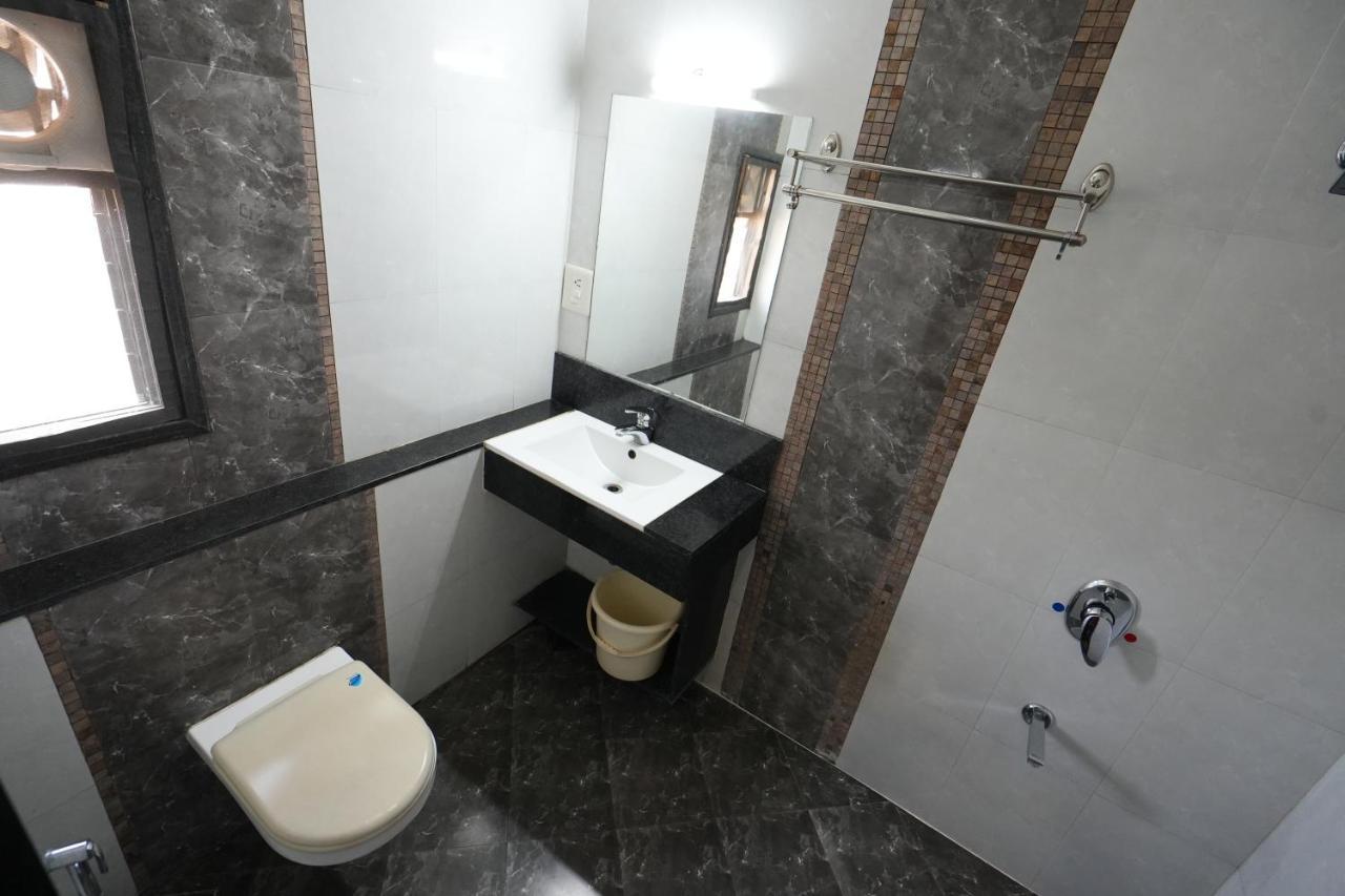 Hotel Ravi Residency Nadiād エクステリア 写真