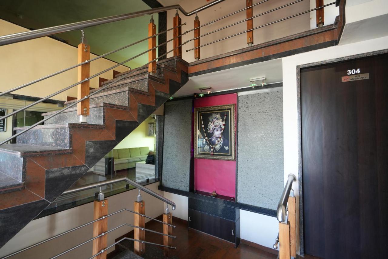 Hotel Ravi Residency Nadiād エクステリア 写真
