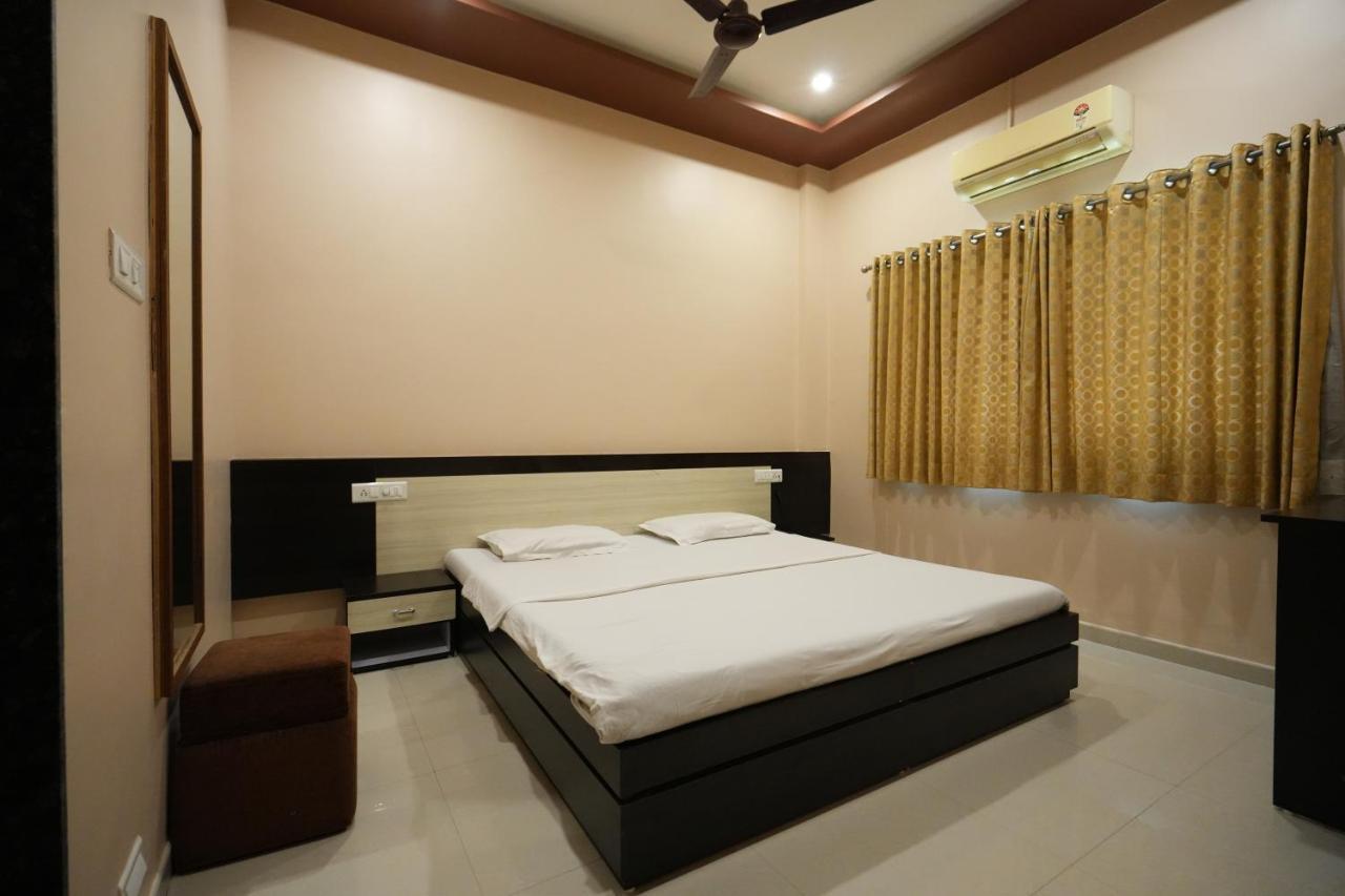 Hotel Ravi Residency Nadiād エクステリア 写真