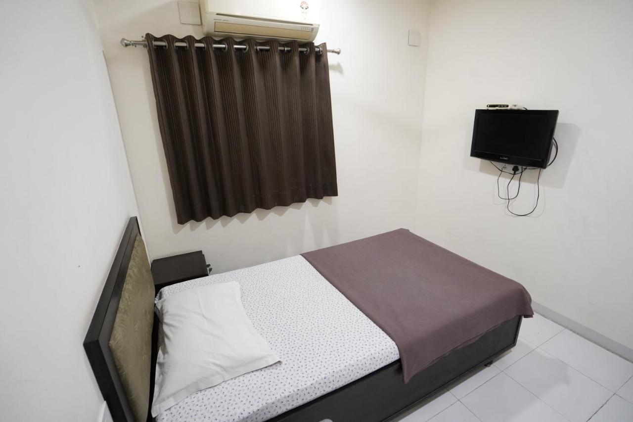 Hotel Ravi Residency Nadiād エクステリア 写真